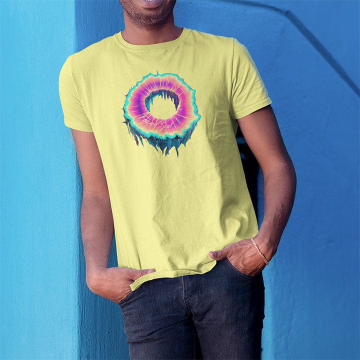 Man wearing portal ring yellow t-shirt for transformation .
